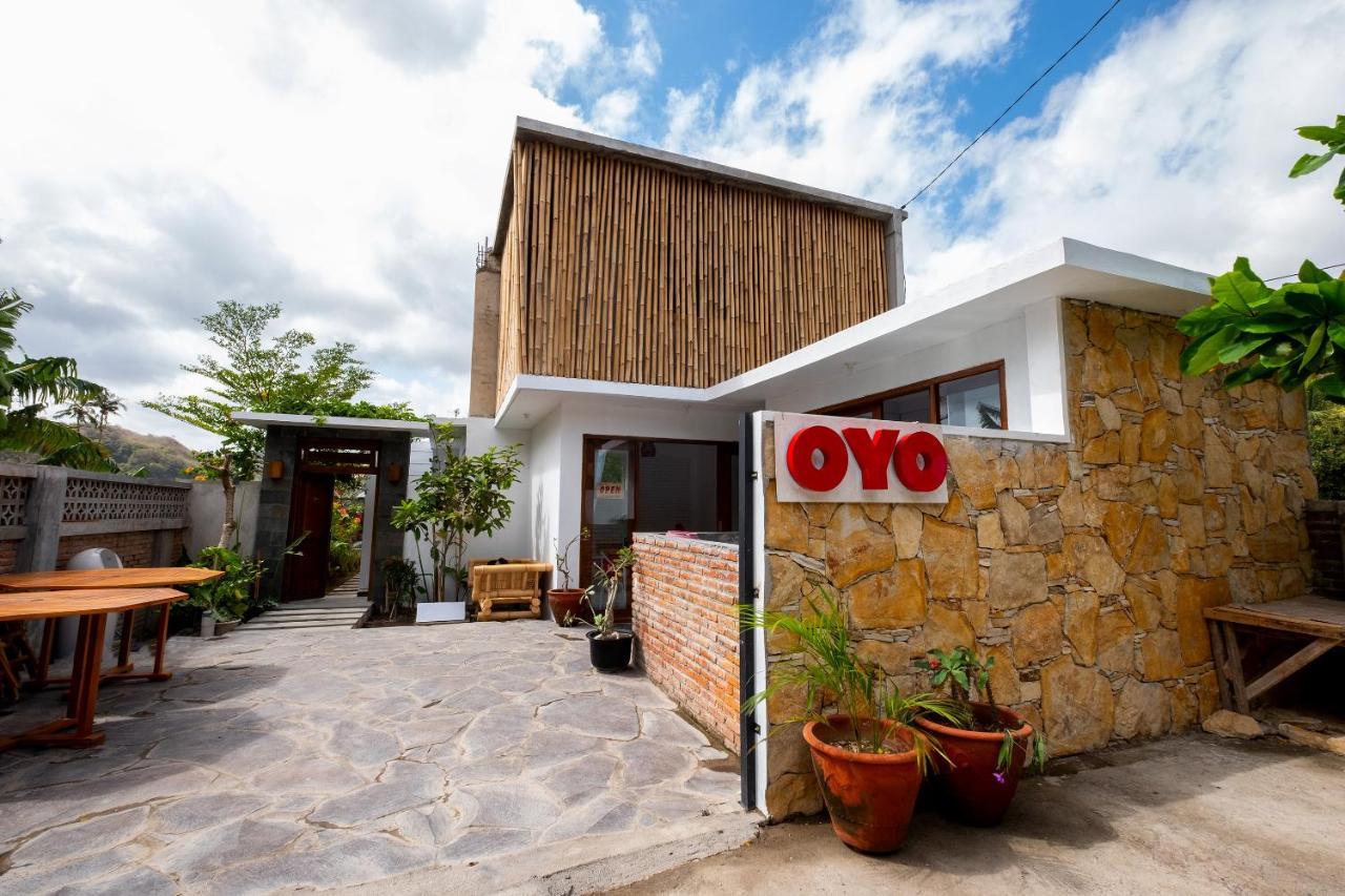 Oyo 1493 Surya Villa سيلونغ بيلاناك المظهر الخارجي الصورة