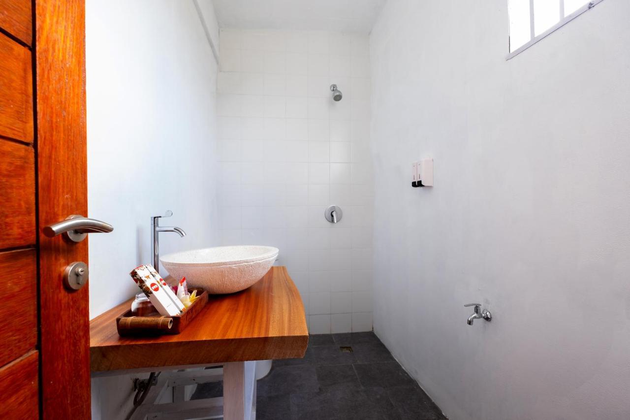 Oyo 1493 Surya Villa سيلونغ بيلاناك المظهر الخارجي الصورة